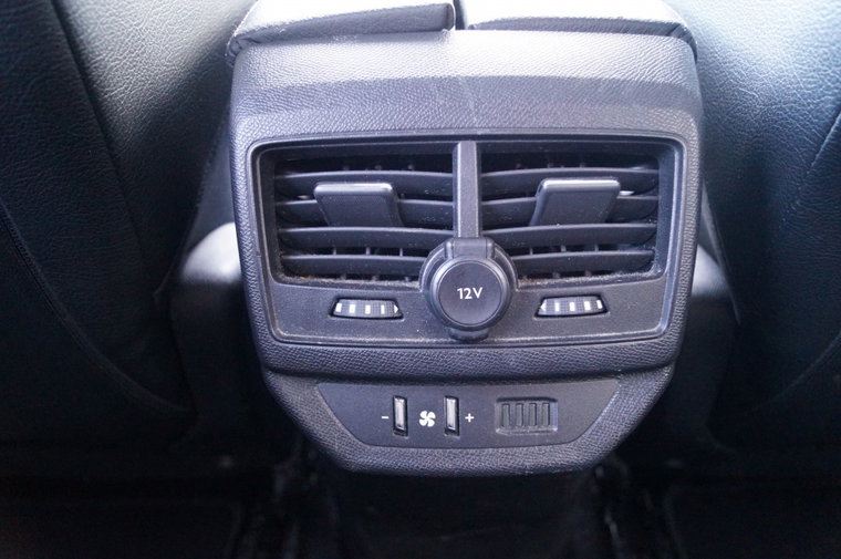 Vehicle Image 29