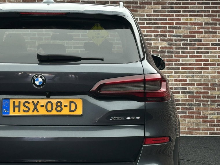 Vehicle Image 42