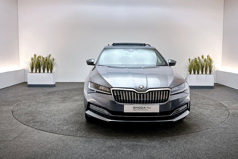 Vehicle Image 9