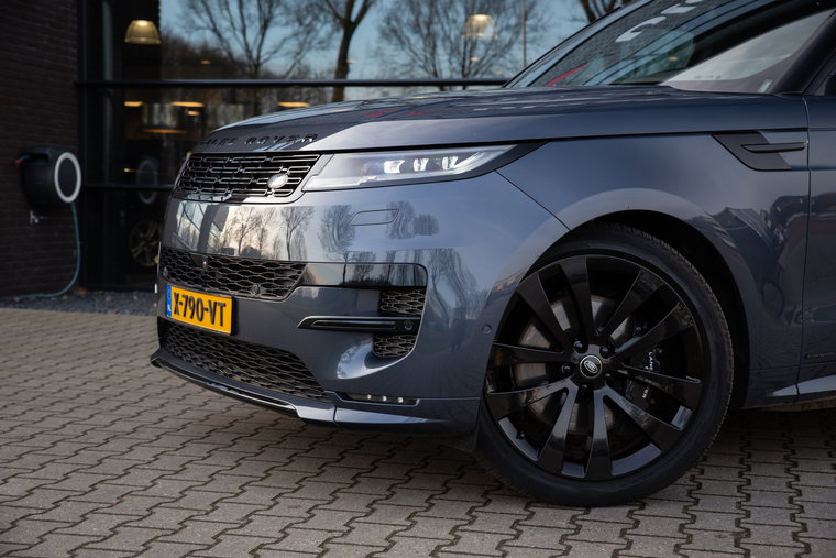 Vehicle Image 8