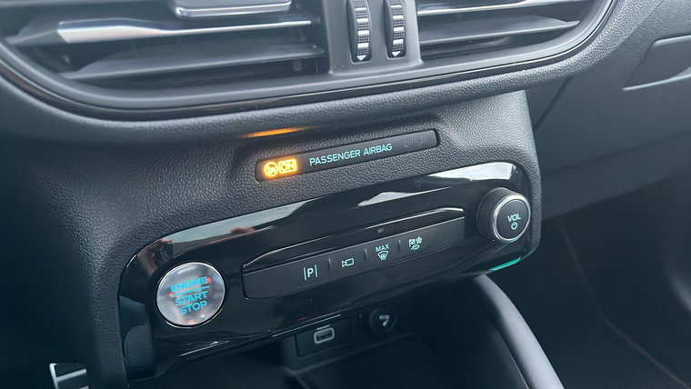 Vehicle Image 38