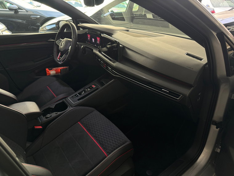 Vehicle Image 33