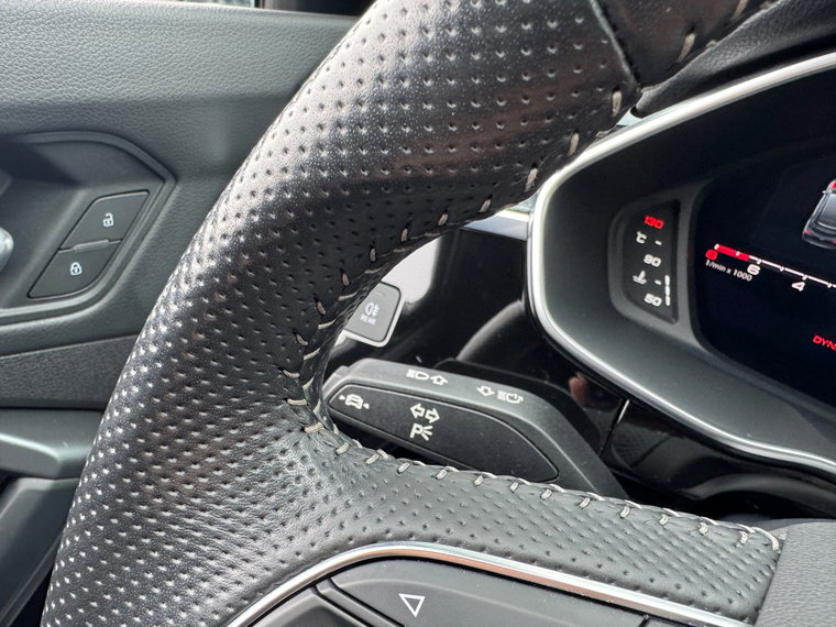 Vehicle Image 42