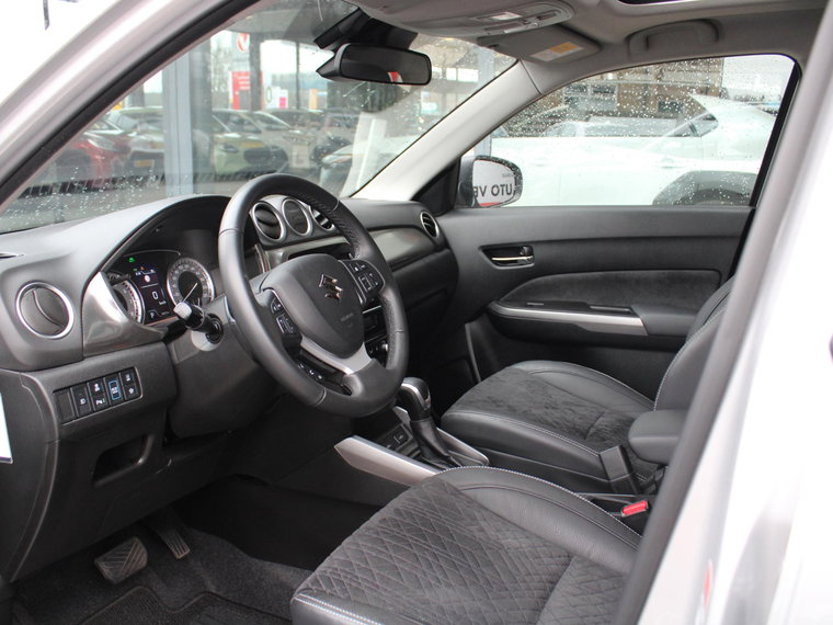 Vehicle Image 12