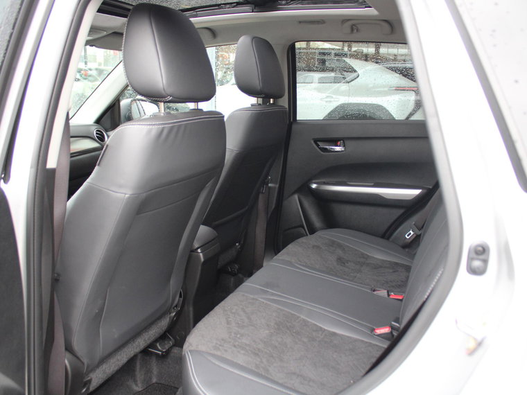 Vehicle Image 13