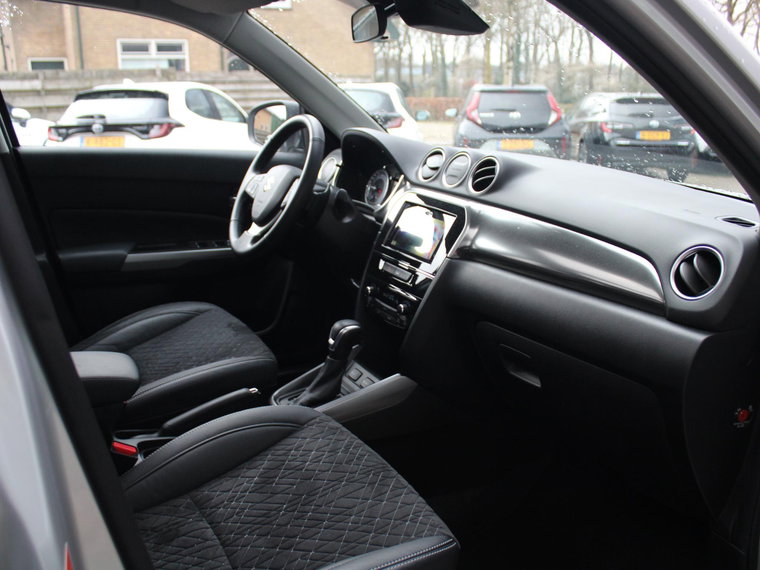 Vehicle Image 16