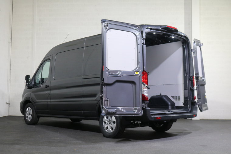 Vehicle Image 13