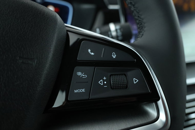 Vehicle Image 24