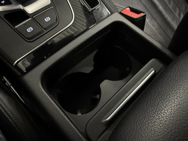 Vehicle Image 36