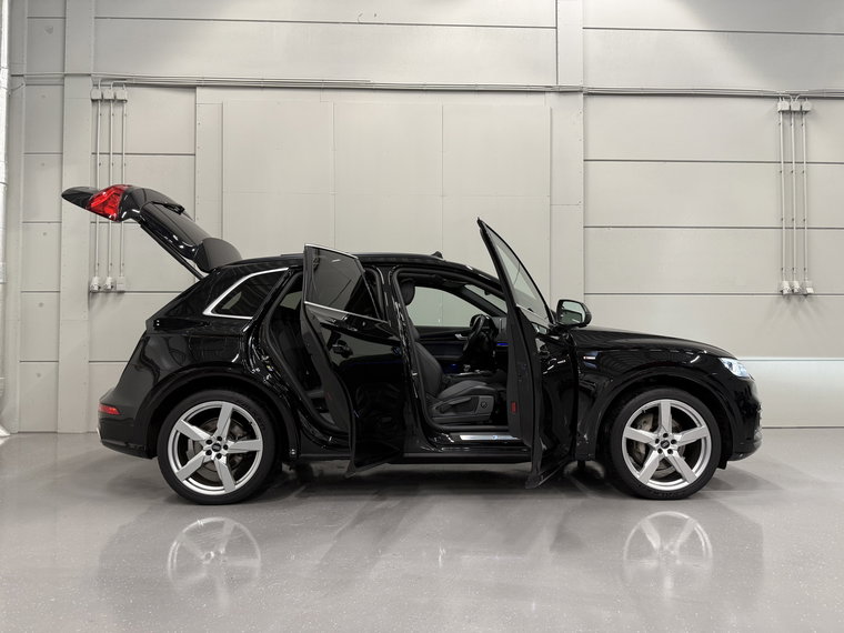 Vehicle Image 9