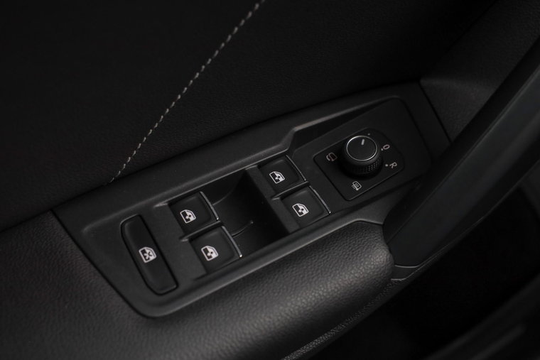 Vehicle Image 33