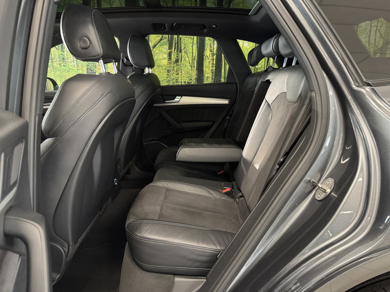 Vehicle Image 36