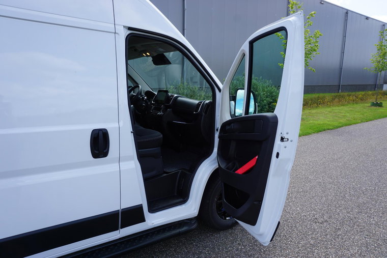Vehicle Image 31