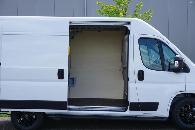 Vehicle Image 34
