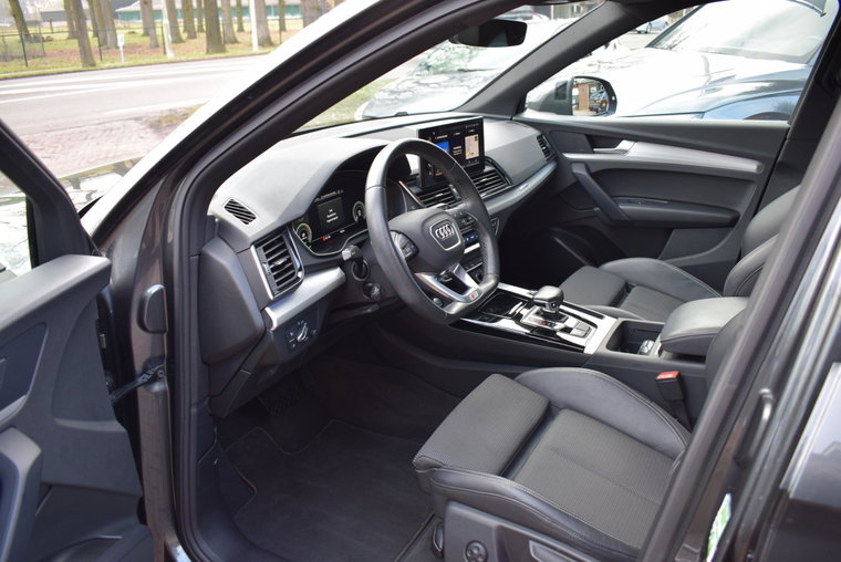 Vehicle Image 16