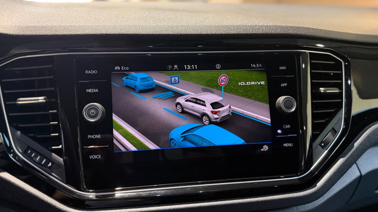 Vehicle Image 25