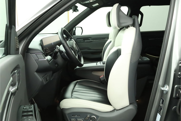 Vehicle Image 19