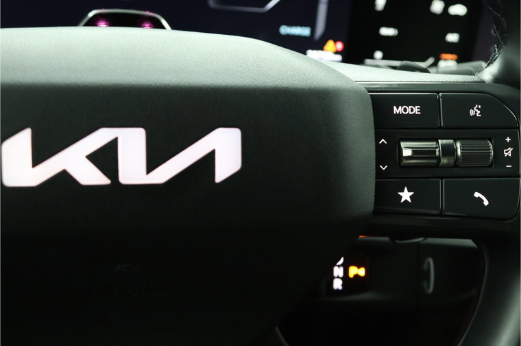 Vehicle Image 28