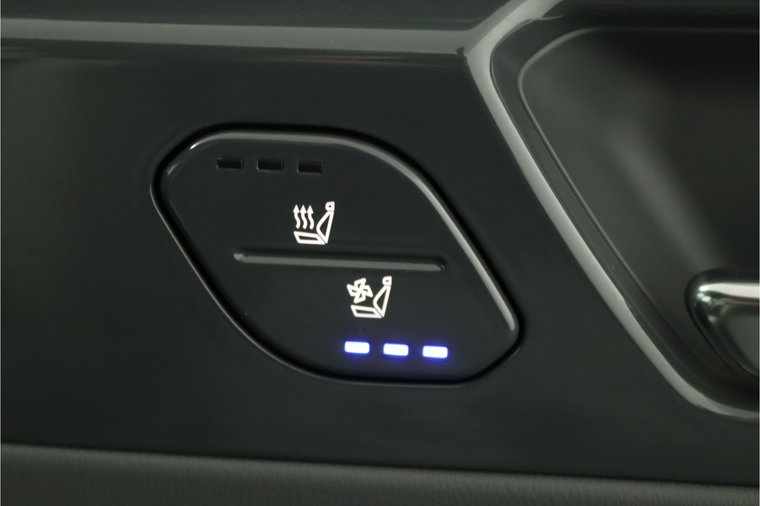 Vehicle Image 56