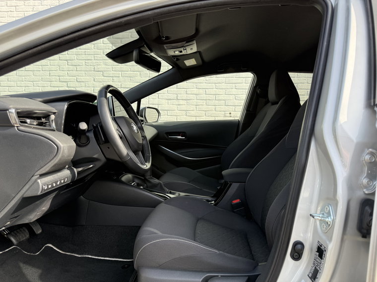 Vehicle Image 25