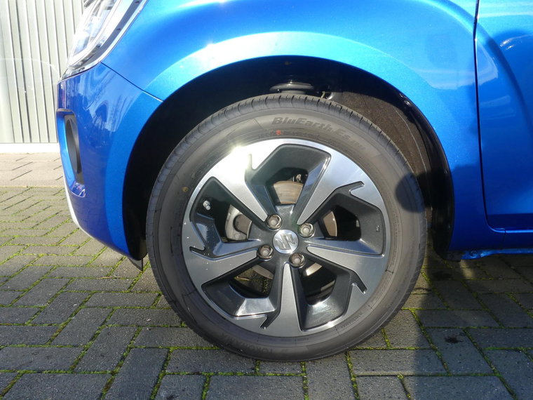 Vehicle Image 32