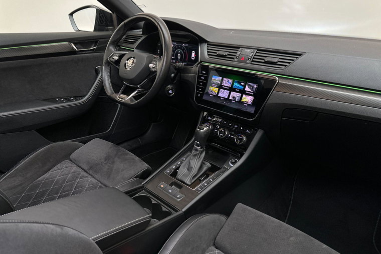 Vehicle Image 16