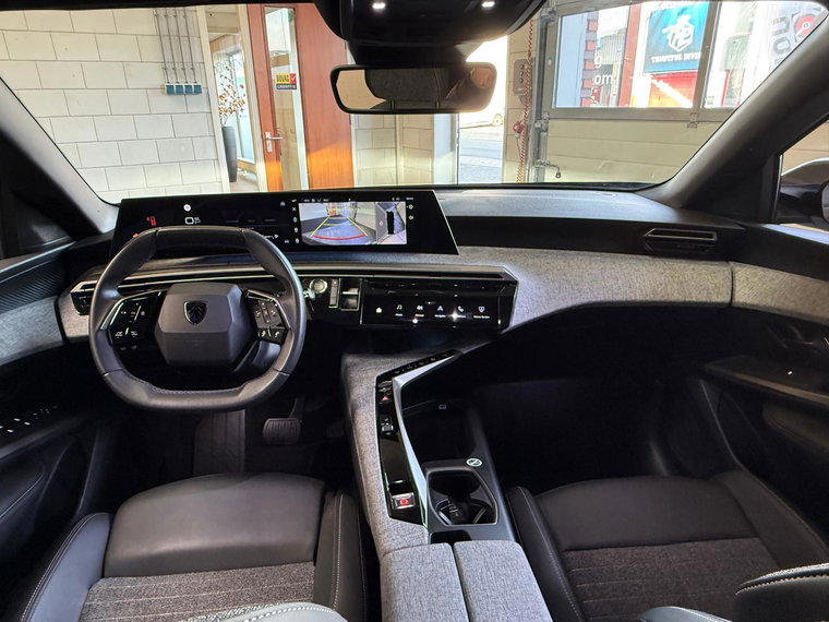 Vehicle Image 13