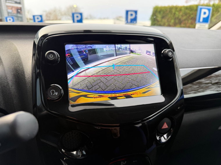 Vehicle Image 11