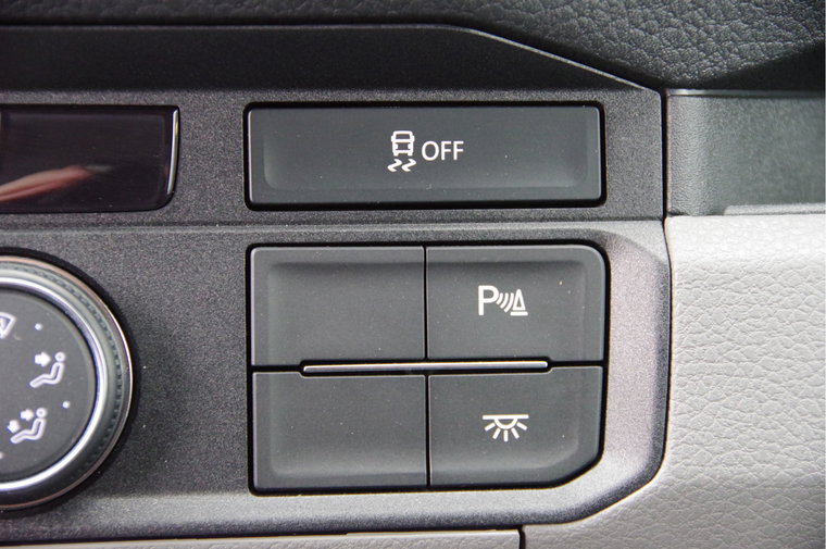 Vehicle Image 25