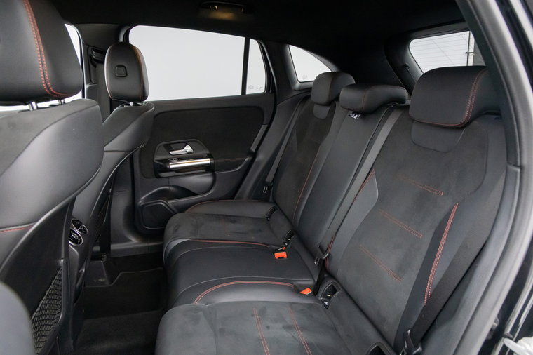 Vehicle Image 37