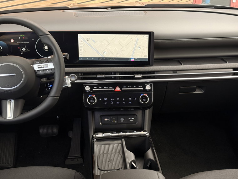 Vehicle Image 32