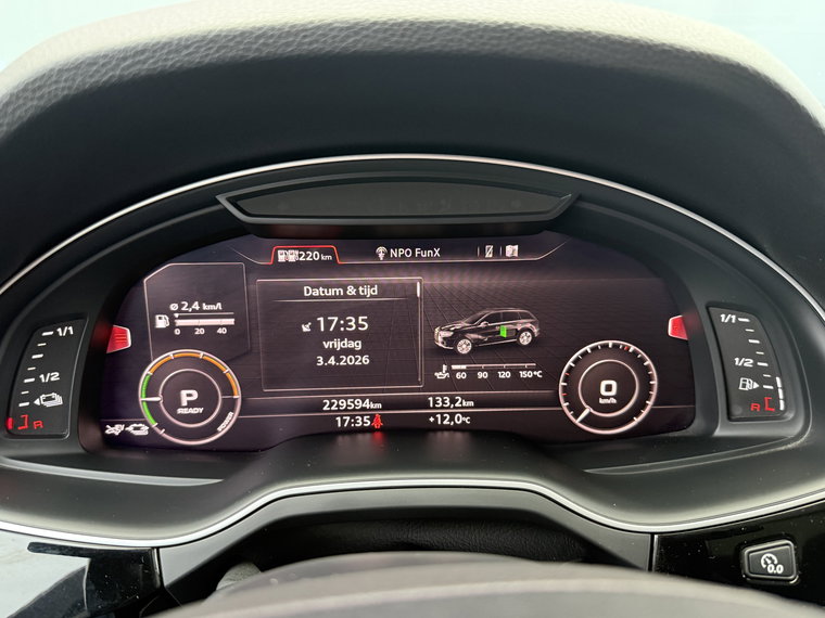 Vehicle Image 25
