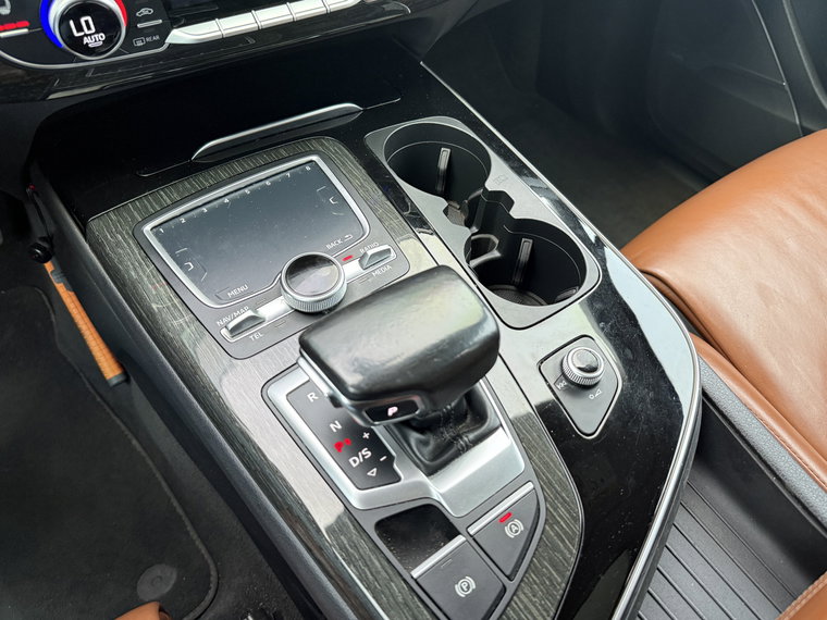 Vehicle Image 38