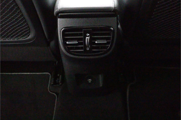 Vehicle Image 40