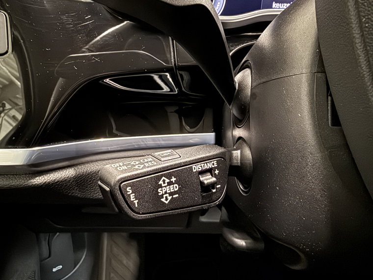 Vehicle Image 33
