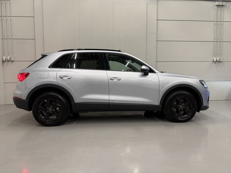 Vehicle Image 48