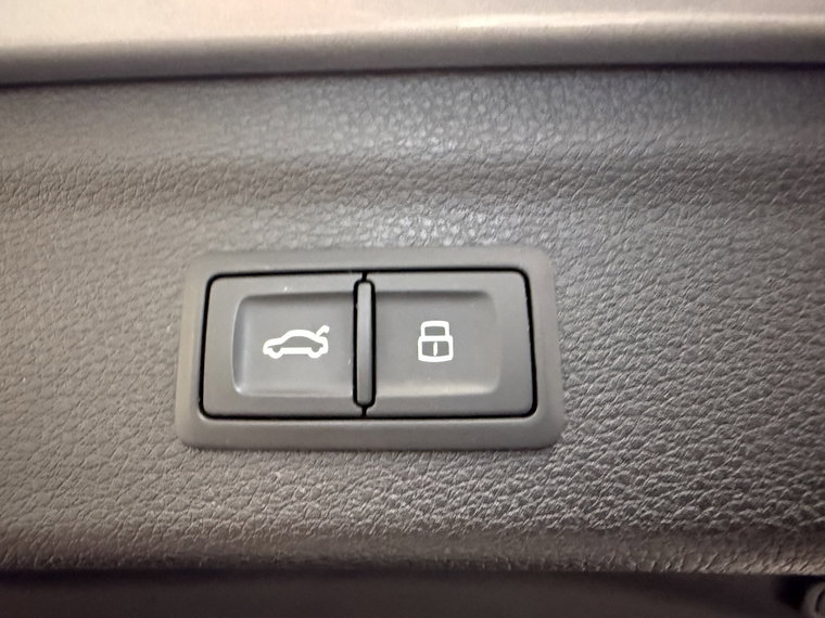 Vehicle Image 60