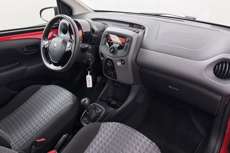 Vehicle Image 14