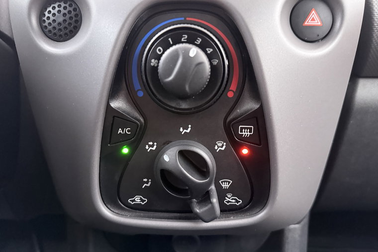 Vehicle Image 21