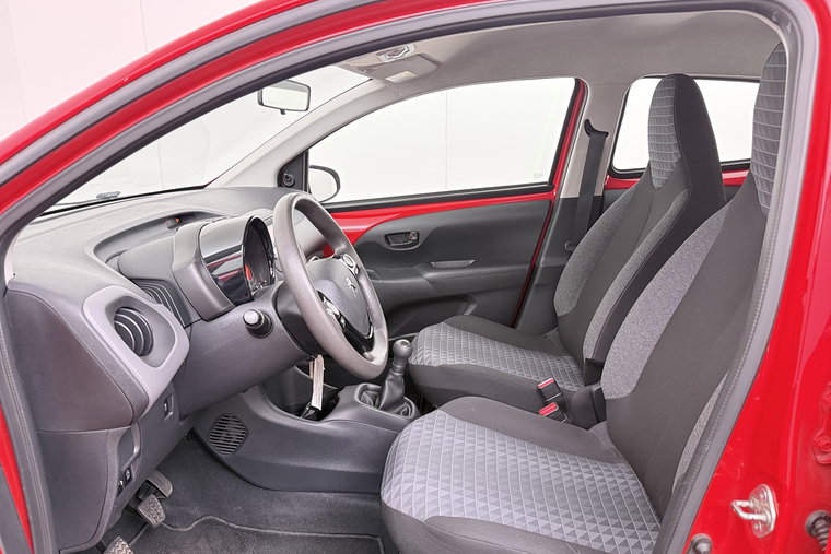 Vehicle Image 10