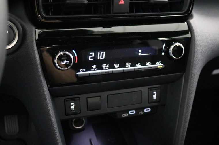 Vehicle Image 24