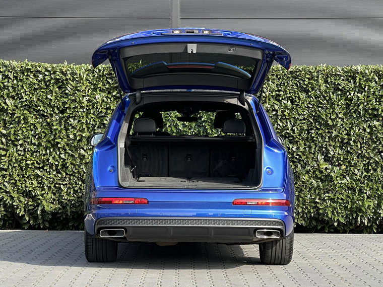 Vehicle Image 32