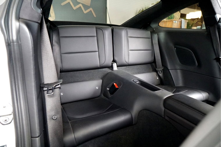 Vehicle Image 32