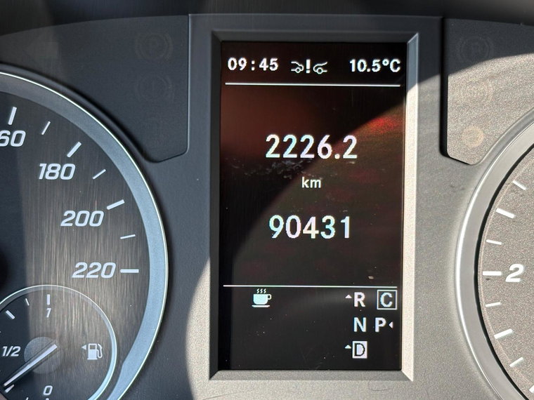 Vehicle Image 32