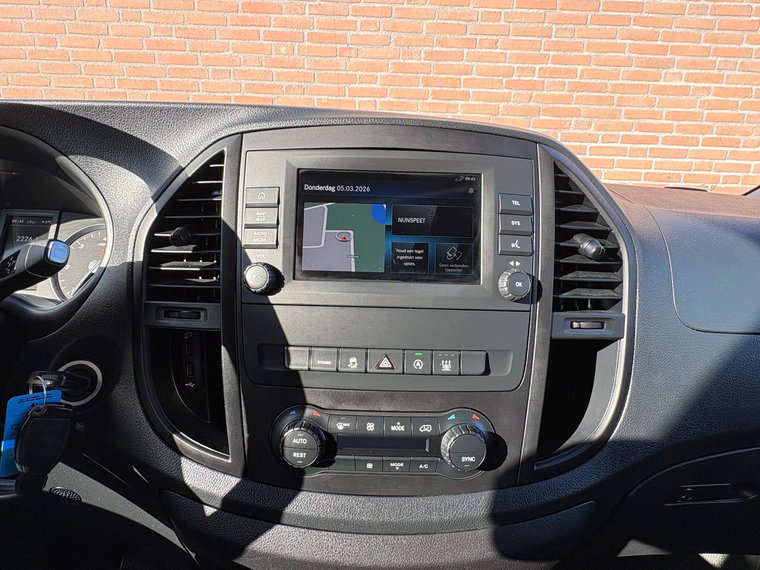 Vehicle Image 33