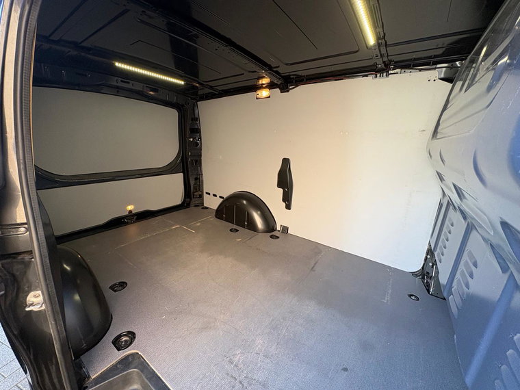 Vehicle Image 36
