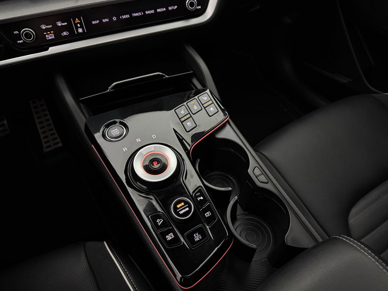 Vehicle Image 24