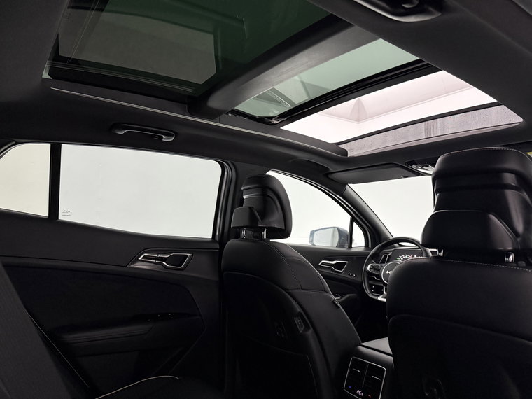 Vehicle Image 36