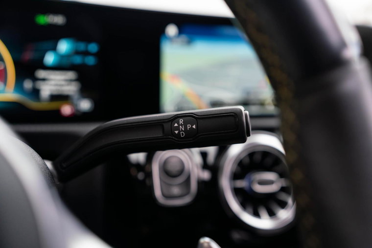 Vehicle Image 25