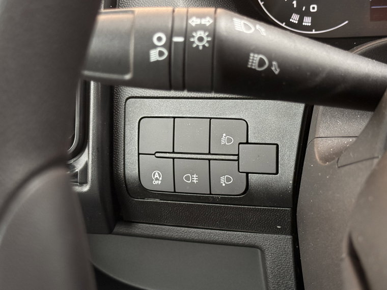 Vehicle Image 35